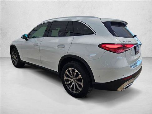 Used 2024 Mercedes-Benz GLC 300 4MATIC image 7