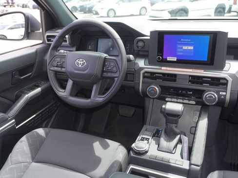 Certified 2026 Toyota Tacoma SR5 AWD/4WD image 7