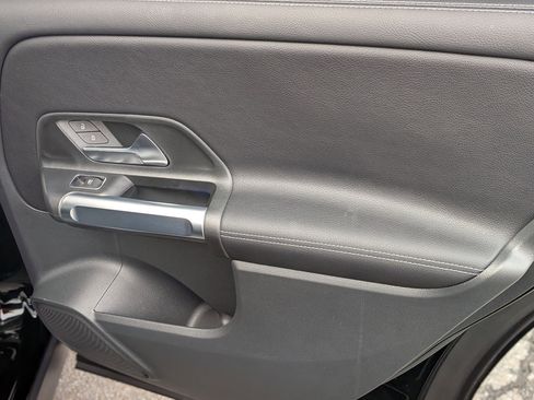 Certified 2025 Mercedes-Benz GLB 250 GLB 250 image 32