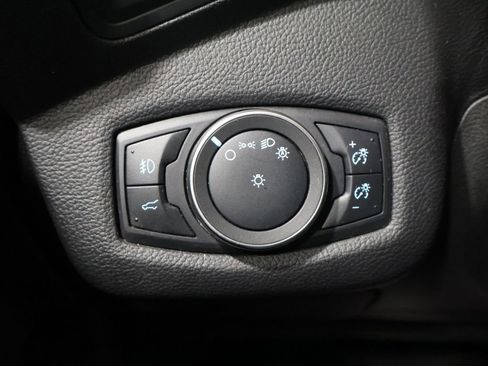 Used 2019 Ford Escape SE image 30