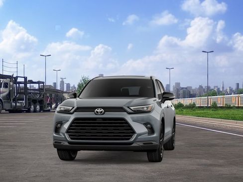 New 2026 Toyota Grand Highlander Nightshade Edition image 18