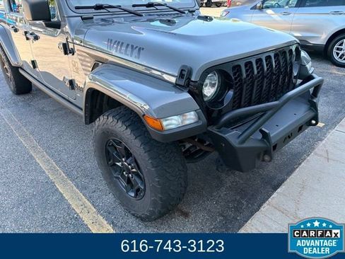 Used 2021 Jeep Gladiator Sport AWD/4WD image 2