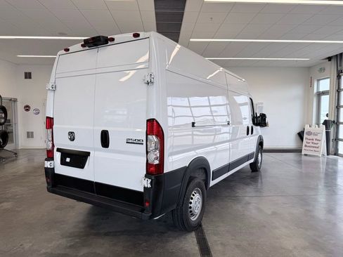 Used 2026 RAM ProMaster 2500 w/ Convenience Group FWD image 3