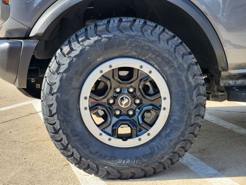 Used 2023 Ford Bronco Badlands w/ Sasquatch Package image 11