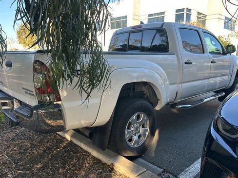 Used 2014 Toyota Tacoma PreRunner w/ SR5 Package image 5