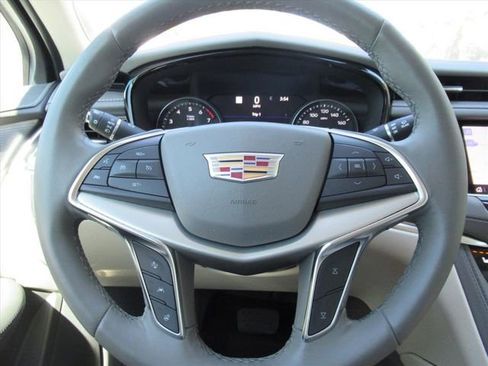 Used 2023 Cadillac XT5 Premium Luxury w/ Technology Package FWD image 22