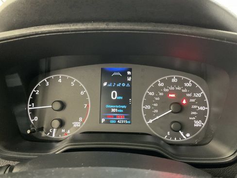 Used 2025 Toyota Corolla LE FWD image 25