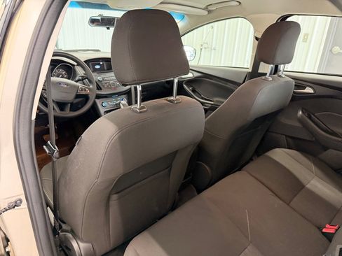 Used 2017 Ford Focus SE image 11