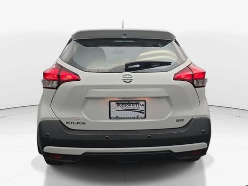Used 2020 Nissan Kicks SR FWD image 9