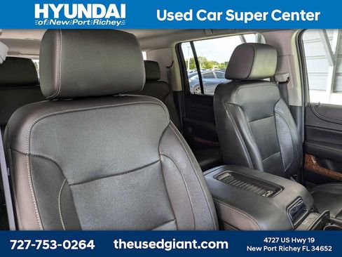 Used 2018 Chevrolet Suburban Premier RWD image 6