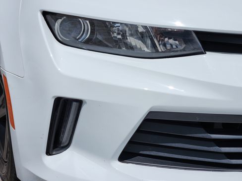 Used 2017 Chevrolet Camaro LT RWD image 9