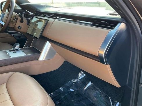 Used 2025 Land Rover Range Rover Long Wheelbase Autobiography image 20