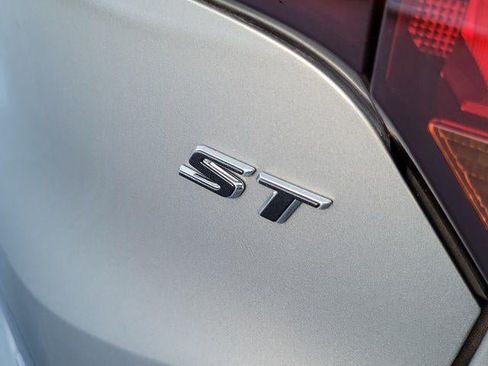 Used 2023 Buick Encore GX Select w/ Sport Touring Package FWD image 5