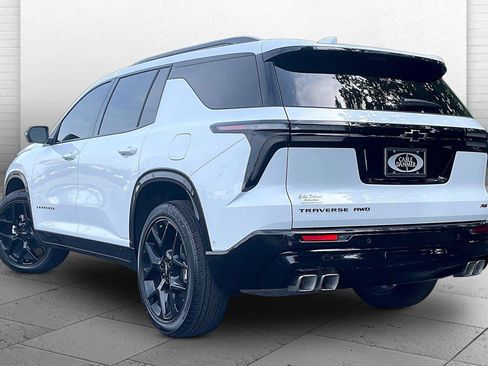 Used 2026 Chevrolet Traverse RS w/ LPO, Floor Liner Package AWD/4WD image 11