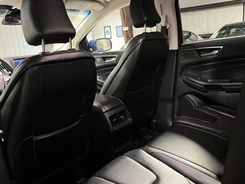 Used 2022 Ford Edge Titanium image 10