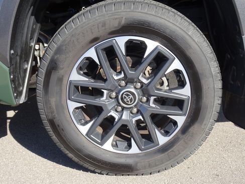 Used 2023 Toyota Tundra Limited AWD/4WD image 28