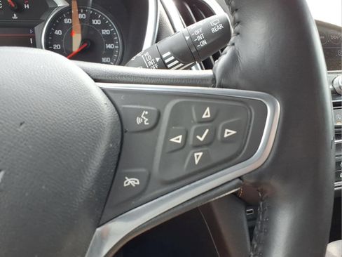 Used 2022 Chevrolet Equinox Premier FWD image 23