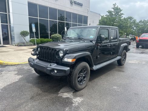Used 2022 Jeep Gladiator Sport AWD/4WD image 7