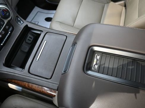 Used 2018 Chevrolet Tahoe Premier AWD/4WD image 31