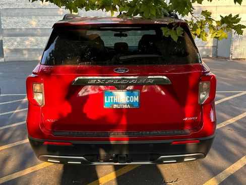 Certified 2023 Ford Explorer XLT w/ Equipment Group 202A AWD/4WD image 5