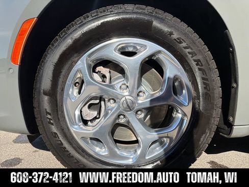 Used 2021 Chrysler Pacifica Limited w/ Premium & Safety Sphere Group AWD/4WD image 27