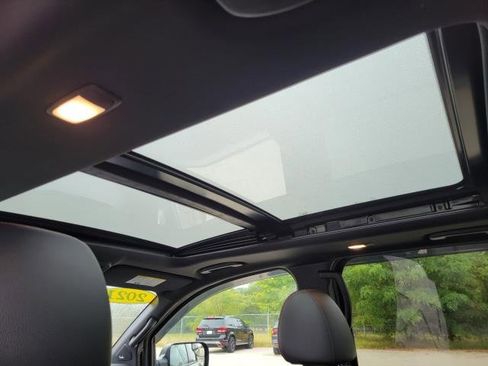 Used 2021 Nissan Titan PRO-4X image 15