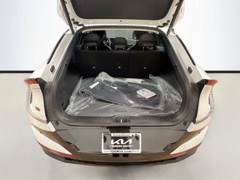 New 2025 Kia EV6 Wind image 25