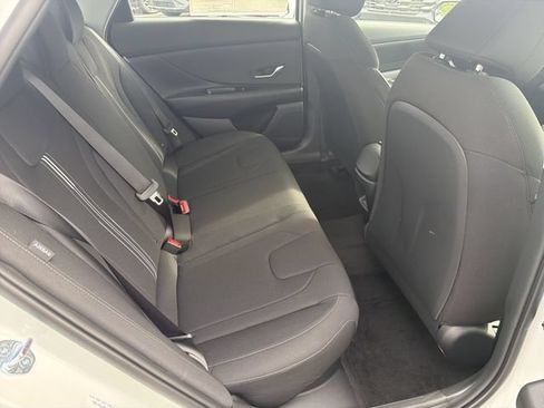 New 2026 Hyundai Elantra Hybrid FWD image 17