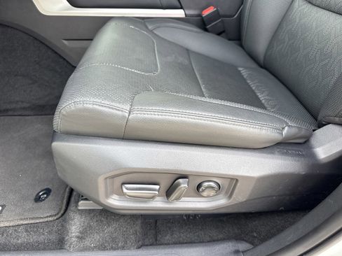 Used 2024 Toyota Tundra Limited image 12