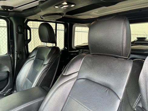 Used 2020 Jeep Wrangler Unlimited Sahara AWD/4WD image 13