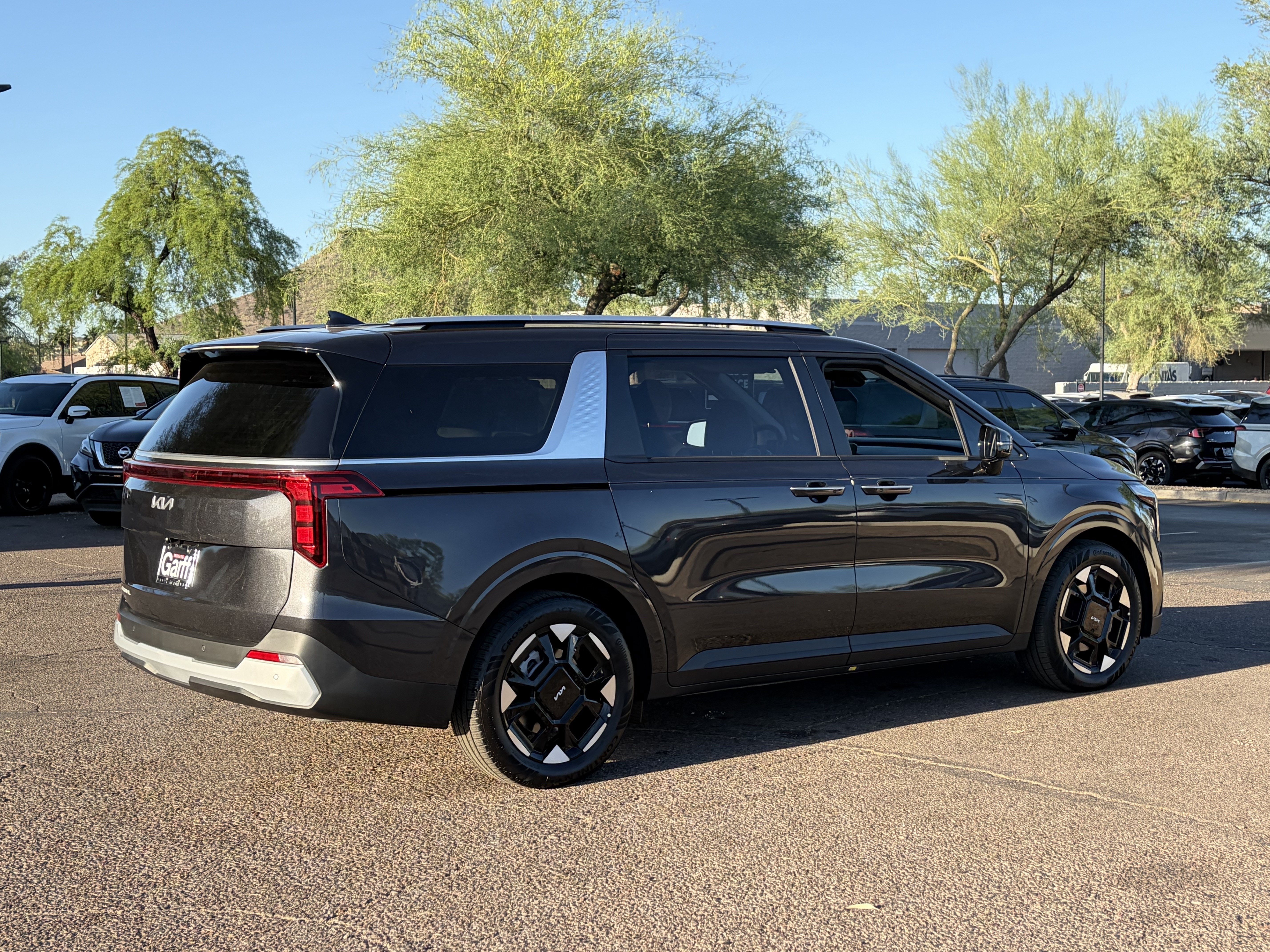 New 2026 Kia Carnival EX FWD image 4
