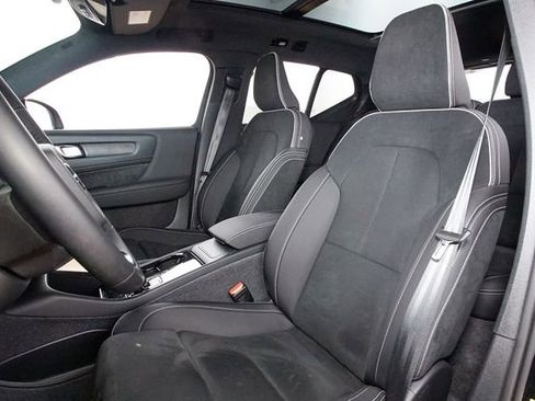 Used 2024 Volvo XC40 Recharge Plus w/ Protection Package Premier AWD/4WD image 16