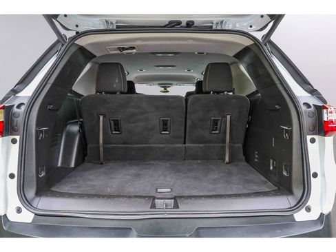 Used 2019 Chevrolet Traverse LT w/ LPO, Floor Liner Package AWD/4WD image 24