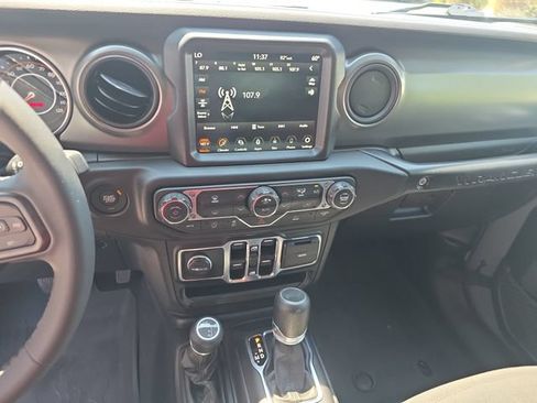 Used 2023 Jeep Wrangler Unlimited Sport w/ Sun And Sound Package AWD/4WD image 20