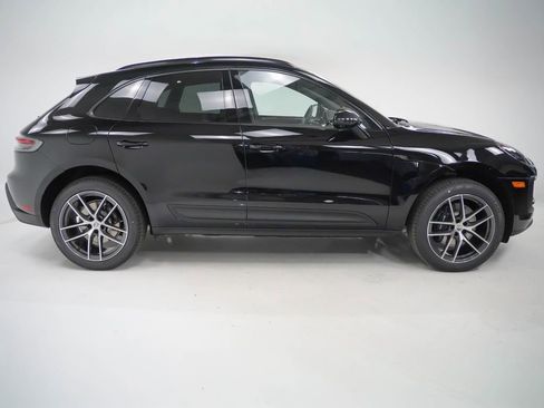 Used 2026 Porsche Macan AWD/4WD image 9