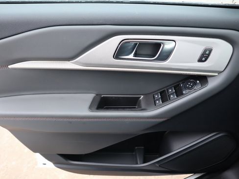 New 2025 Ford Explorer Active image 18