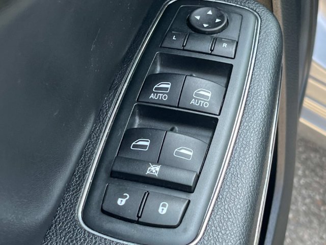 Used 2013 Dodge Charger SXT RWD image 29
