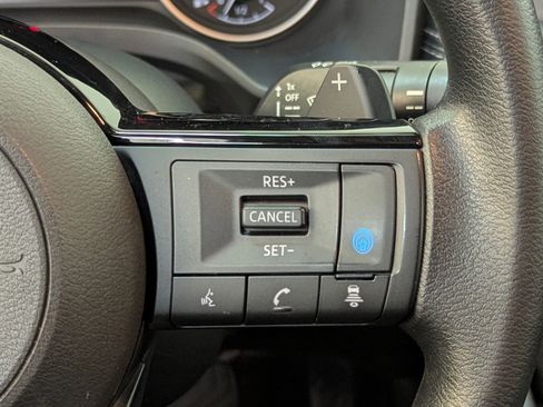 Used 2022 Nissan Rogue SV image 24