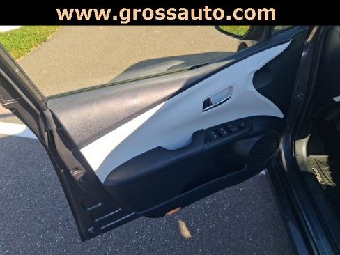 Used 2017 Toyota Prius Two image 12
