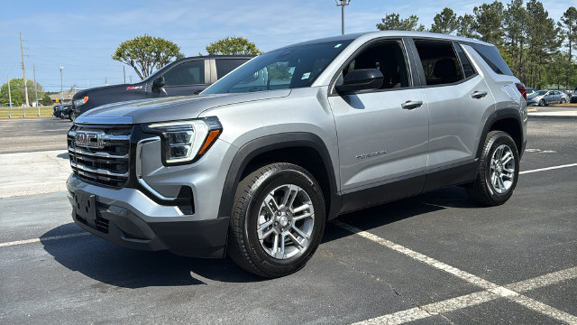 Used 2025 GMC Terrain Elevation AWD/4WD image 3