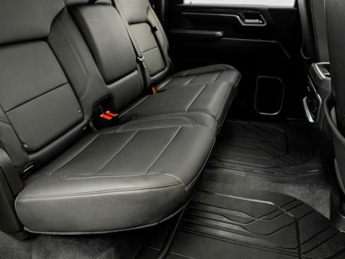 Used 2025 Chevrolet Silverado 2500 LTZ w/ LTZ Plus Package image 36