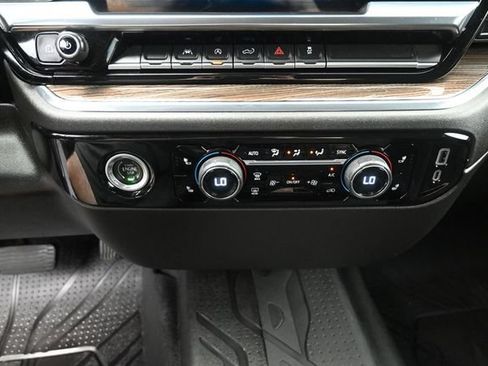 Used 2023 Chevrolet Silverado 1500 LT AWD/4WD image 28