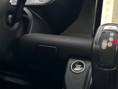 Used 2020 Land Rover Defender 110 S image 30