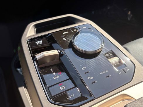 Certified 2025 BMW iX xDrive50 image 23