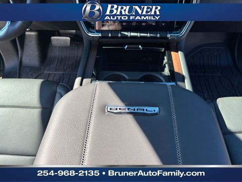 New 2026 GMC Yukon Denali w/ Sun & Power Step Package image 22