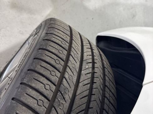 Used 2017 Mercedes-Benz E 400 4MATIC Wagon image 77