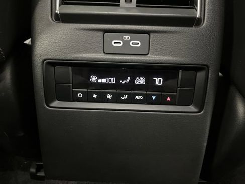 Used 2024 MAZDA CX-90 Plug-In Hybrid w/ Preferred image 33