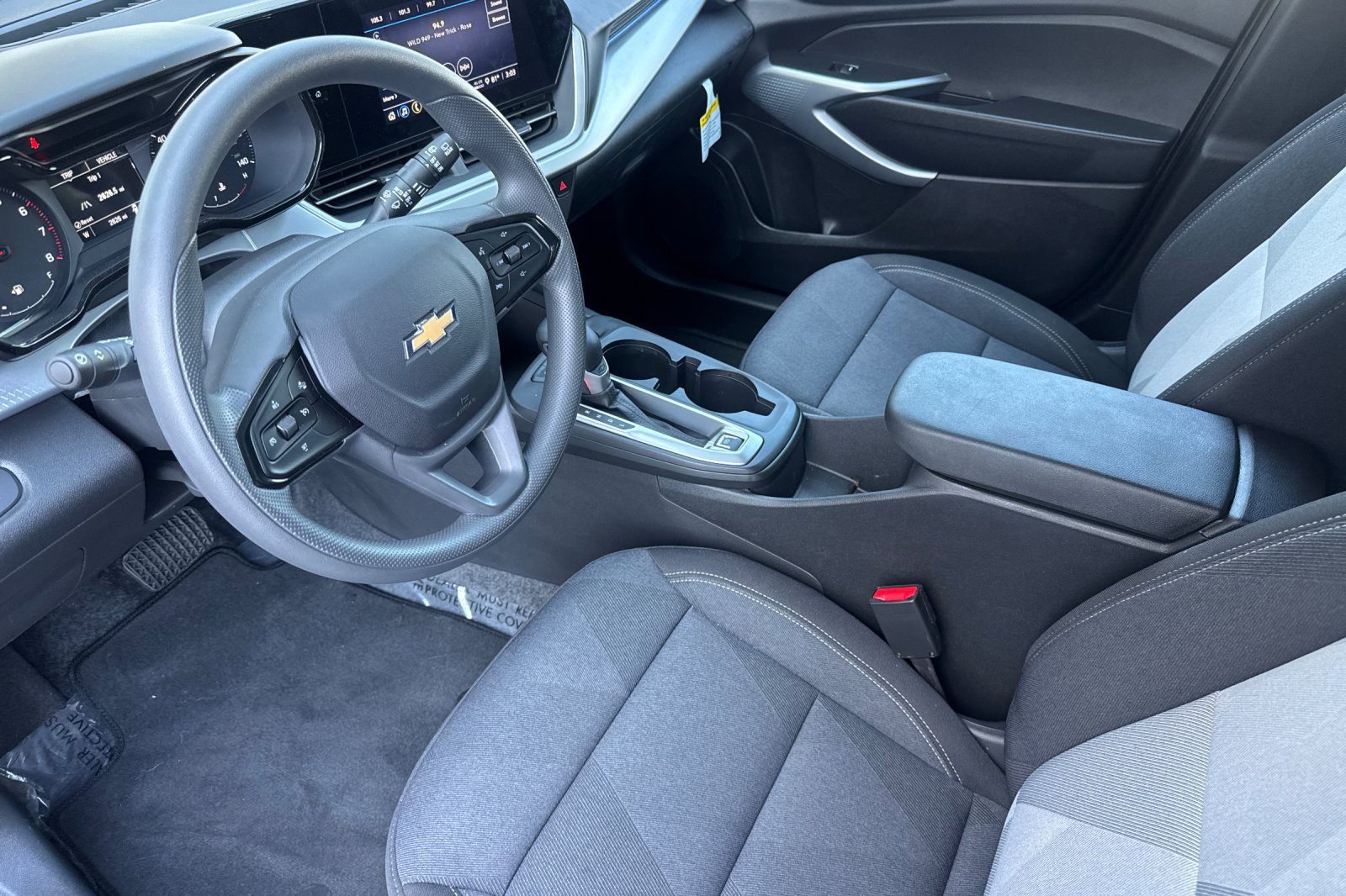 Used 2026 Chevrolet Trax LS w/ LS Convenience Package FWD image 11