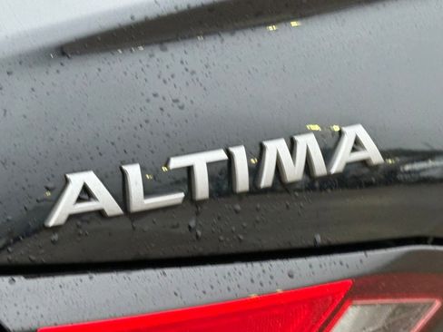 Certified 2025 Nissan Altima 2.5 SV FWD image 11