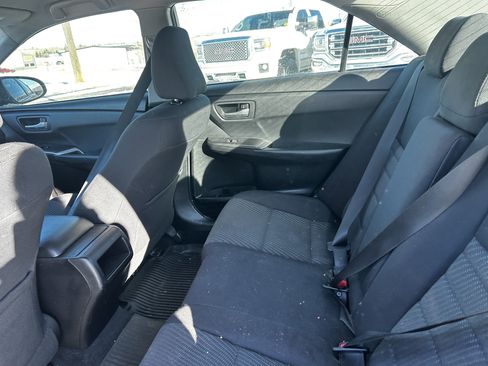 Used 2017 Toyota Camry LE image 10